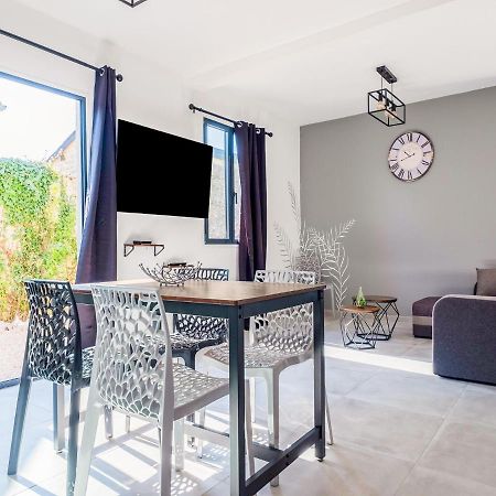 Fully Renovated House Only Few Minutes Walk Away From Ohama Beach Vierville-sur-Mer Kültér fotó
